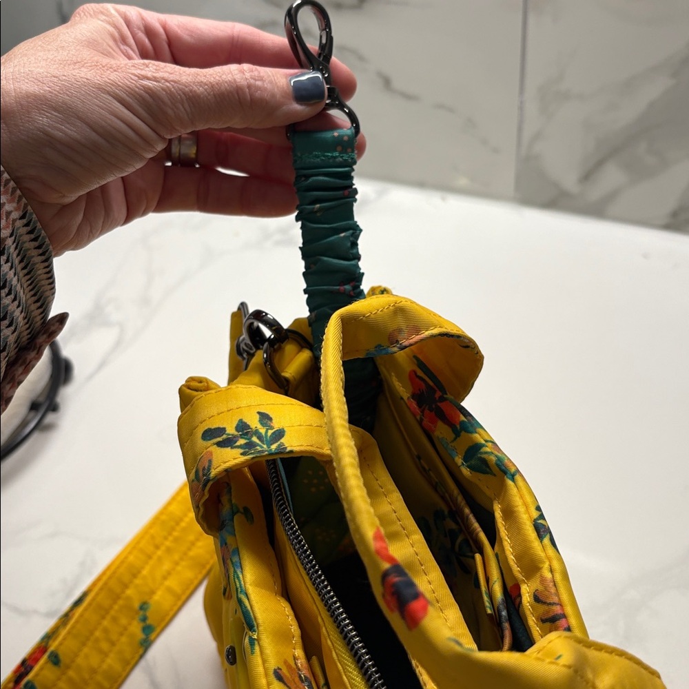 Lug Jitterbug yellow floral purse NWOT - Picture 7 of 7